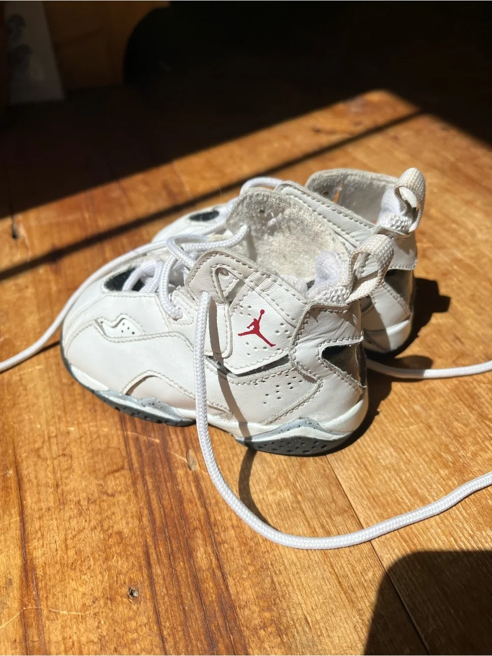 Nike Jordans 6C white